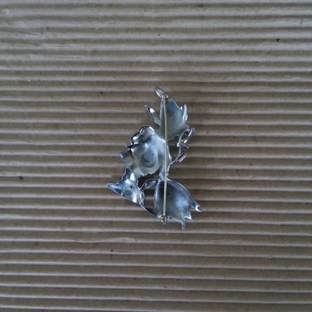 Little Girl Feeding Geese Brooch Pin Vintage - Picture 2 of 3